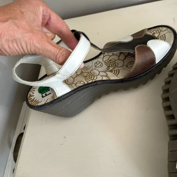 Fly London 40 "Yila" Brown Black White Sandals Size 38 us size 8 - Picture 4 of 6